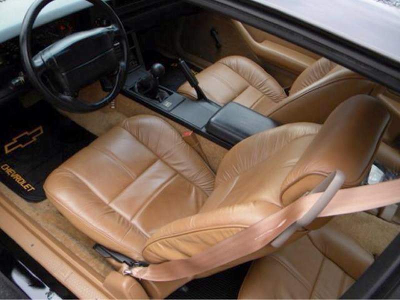 Illustration for article titled At $31,000, Could This Low Production 1991 Chevy Camaro Z28 Raise Any Interest?